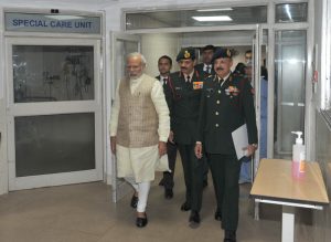 The Prime Minister, Shri Narendra Modi visits Siachen survivor Lance Naik Hanumanthappa at Armys Research & Referral Hospital, in New Delhi on February 09, 2016.