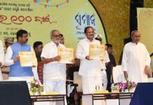 VP asks media to shun tendency to sensationalize and present facts dispassionately