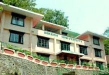 Prez addresses 5th Convocation of Sikkim University
