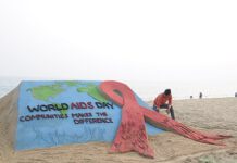 Manas’s Sandy message draw huge crowd on Puri Beach