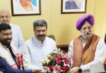 Hardeep Singh Puri takes charge of the Ministry of Petroleum and Natural Gas