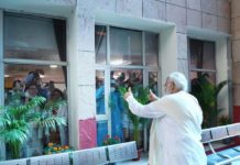 PM expresses gratitude to Doctors -Nurses on crossing 100 Crore Vaccinations