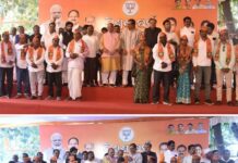 ବିଜେଡି, କଂଗ୍ରେସ ଛାଡ଼ି କୋରାପୁଟ, କଟକ, ଯାଜପୁର ଜିଲାର ବ୍ଲକ ଅଧ୍ୟକ୍ଷାଙ୍କ ସମେତ ଅନେକ ସରପଂଚ, ସମିତ୍ୟ ସଭ୍ୟଙ୍କ ବିଜେପିରେ ଯୋଗଦାନ, କୋରାପୁଟର ଜୟପୁର ବ୍ଲକ ଅଧ୍ୟକ୍ଷାଙ୍କ ନେତୃତ୍ୱରେ ୧୩ ସରପଂଚ, ୧୪ ସମିତି ସଭ୍ୟ ଓ ୧୧ ଏସ୍ଡିସି ସଦସ୍ୟଙ୍କ ବିଜେପିରେ ଯୋଗଦାନ