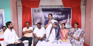 ବିଏମ୍ ସି ପକ୍ଷରୁ ଓ୍ୱାର୍ଡସ୍ତରୀୟ ଅଭିଯୋଗ ଶୁଣାଣି ୪୯ ନମ୍ବର ଓ୍ୱାର୍ଡବାସୀଙ୍କ ଅଭିଯୋଗ ଶୁଣିଲେ ମେୟର