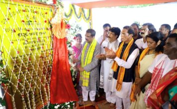Union Minister Dharmendra Pradhan inaugurates and lays foundation stone of various projects in Barapida
