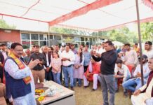 Jual Oram Offers Prayers at Shri Banke Bihari Temple; Reviews Cold Storage Facility in Hathras