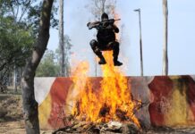 To mark the successful completion of training of Air Force Special Forces operatives of ‘Garud’ force, Maroon Beret Ceremonial Parade was held