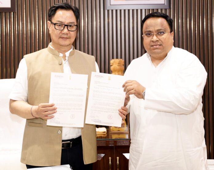 Dr. Sasmit Patra, BJD MP today met Hon’ble Union Minister for Minority Affairs Shri Kiren Rijiju in New Delhi to discuss key developmental issues concerning Gajapati district of Odisha, the State’s only officially notified Minority Concentration District.