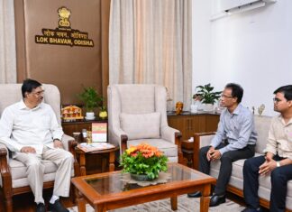 Governor Dr. Haribabu Kambhavpati was given the title deed of Puri Lok Bhavan at Lok Bhavan Complex, Bhubaneswar
