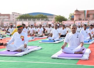 Ashwini Vaishnaw and Union Minister of State Shri Arjun Ram Meghwal Participate in Mass Yoga Session at Karni Stadium, Bikaner, Promoting Healthy Living