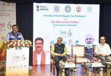 Union Minister for Education, Dharmendra Pradhan interacts with Chhattisgarh student delegation under Yuva Sangam Phase VI in New Delhi