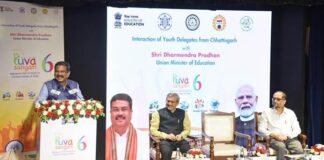 Union Minister for Education, Dharmendra Pradhan interacts with Chhattisgarh student delegation under Yuva Sangam Phase VI in New Delhi