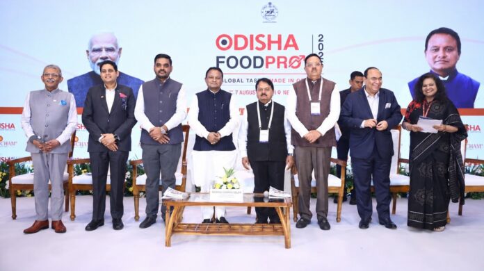 ASSOCHAM Odisha State Development Council Chairman Pankaj Lochan Mohanty, UCCIL President Prabodh Kumar Mohanty and Captains of Industry joined with the Chief Minister Mohan Charan Majhi.