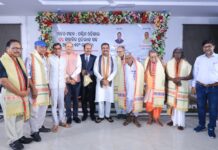 MP Dharmendra Pradhan Felicitates Padma Awardees at ‘Matira Mahaka’ Event in Sambalpur