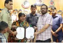 Revenue Minister-DG Fire Services handed over financial assistance of Rs. 1 crore to the family of late Chandan Patnaik, a firefighter who died while in relief and rescue operations during floods in Kendrapada