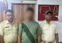 Baidyanathpur PS arrested a habitual offender for trespassing into his niece’s house, assaulting her, damaging two motorcycles and attempting arson