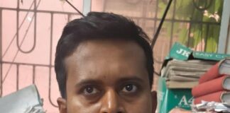 Prasanna Kumar Sahani, Junior Revenue Assitant( JRA) of the Office of Sub-Collector, Jajpur has been apprehended by Odisha Vigilance while demanding and taking a bribe of bribe Rs.40,000