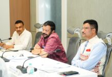 A high-level review meeting was held under the chairmanship of Revenue and Disaster Management Minister Suresh Pujari regarding the implementation of various major schemes and citizen-centric services of the department