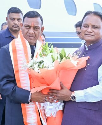 CM Mohan Charan Majhi welcomed Odisha Governor (designate) Brajmohan Ram at the Biju Patnaik International Airport in Bhubaneswar