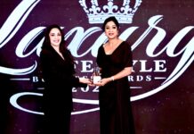 Noted Entrepreneur Itishree Rath Is Receiving Prestigious Business Woman Of The Year Award From Bollywood Actress Kiara Advani In Mumbai