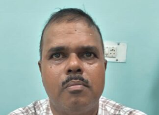 Chandrajit Parija Programmer, O/o-DEO/DPC (District Project Coordinator), Samagra Sikhya Abhiyan (SSA), Jagatsinghpur apprehended by Odisha Vigilance while demanding and taking a bribe of Rs.30,000