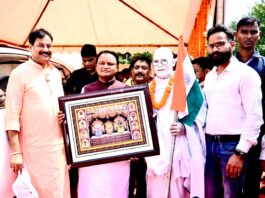 Brand Ambassador of Swachha Bharat mission Silver Gandhi fame Mohan Mohapatra was warmly Felicitated by Chief Minister Mohan Charan Majhi for his immense contributions to promote and propagate Prime Minister Narendra Modi’s life and Philosophy throughout the Country by several round of Padayatras