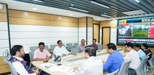 Revenue and Disaster Management Minister Suresh Pujari holds detailed discussions with SRC and high-level officials to deal with Cyclone Arnab