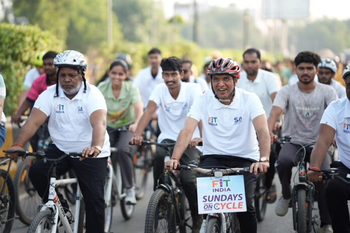 Union Minister Dr. Mansukh Mandaviya leads youth in fitness activities, anti-drug pledge and a 5.5-km cycle rally